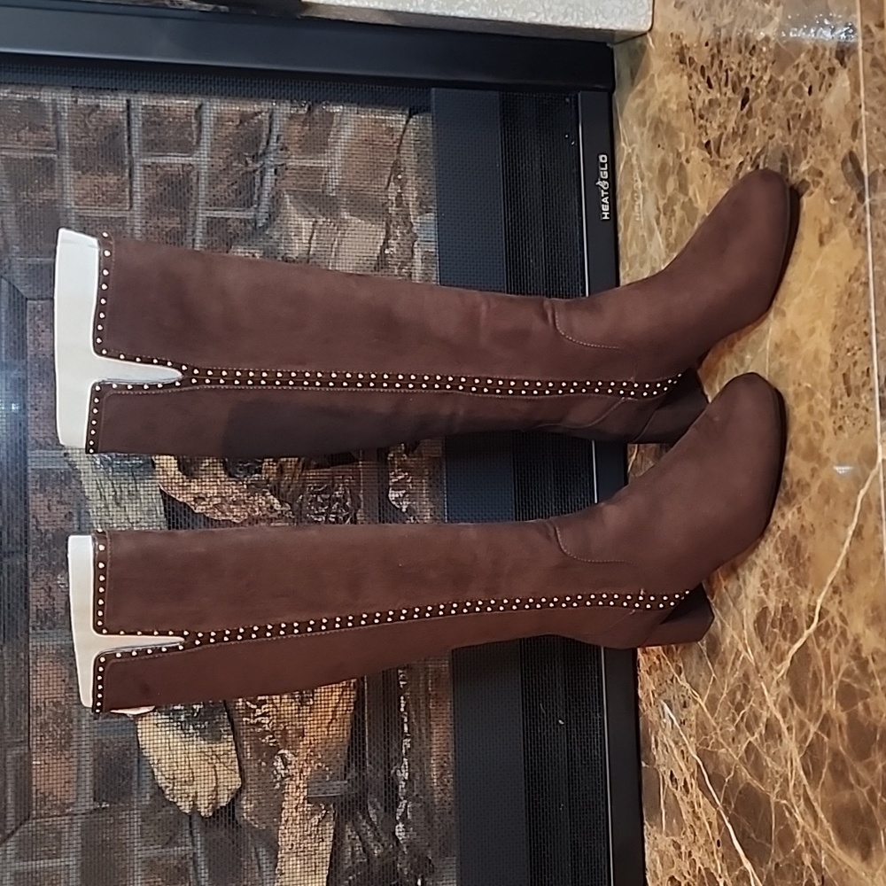 New! Adrienne Vittadini LaRosa Boots
